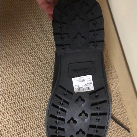 Men’s Clark’s Black Currington Boots - Picture 2 of 3